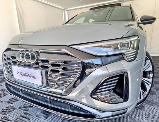 AUDI Q8 E-TRON 55 ELÉTRICO PERFORMANCE BLACK QUATTRO